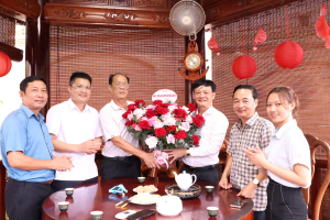 XÃ LONG HÀ TỔ CHỨC CÁC ĐOÀN THĂM, CHÚC MỪNG CÁC DOANH NHÂN NGÀY DOANH NHÂN VIỆT NAM 13/10