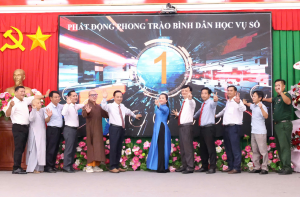 LONG HÀ: PHÁT ĐỘNG PHONG TRÀO BÌNH DÂN HỌC VỤ SỐ TẠI CHƯƠNG TRÌNH KỶ NIỆM NGÀY TRUYỀN THỐNG CÔNG TÁC DÂN VẬN.