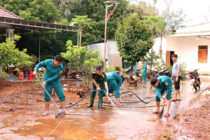 XÃ LONG HÀ: HỖ TRỢ NGƯỜI DÂN KHẮC PHỤC HẬU QUẢ THIÊN TAI
