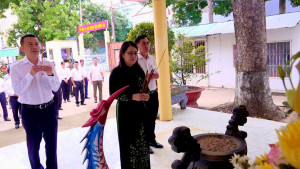Lãnh đạo phường Long Hưng dâng hương Đài liệt sĩ nhân kỷ niệm 79 năm ngày Thương binh Liệt sĩ (27/7/1947 - 27/7/2026)