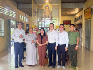 Lãnh đạo phường Long Hưng thăm, chúc mừng các cơ sở Phật giáo nhân Đại lễ Vu Lan