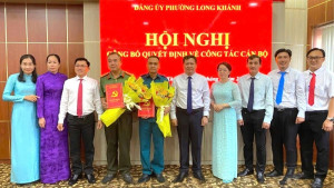 250819 Đảng ủy công bố QĐ công tác cán bộ (3)