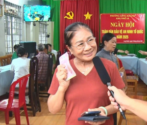 Nhân dân phường Long Khánh rộn ràng những quà Tết độc lập