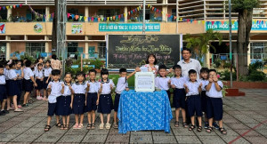 Trường Tiểu học Kim Đồng đóng góp trên 110 triệu đồng, ủng hộ đồng bào bị ảnh hưởng bởi bão số 10