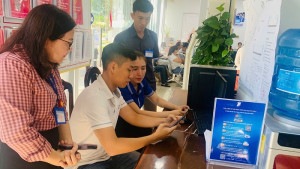 Phường Long Khánh đẩy mạnh Chuyển đổi số: Người dân hưởng ứng đăng ký Chữ ký số