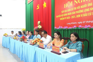 Ứng cử viên đại biểu HĐND phường Long Khánh, đơn vị bầu cử số 05 tiếp xúc với cử tri