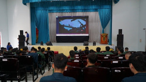 Tổ chức chương trình chiếu phim “Mưa đỏ” cho các tân binh nhập ngũ