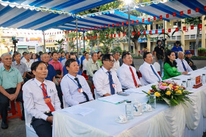 Chủ tịch UBND tỉnh Nguyễn Văn Út dự Lễ khai mạc bầu cử đại...