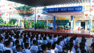 Tuyên truyền phòng, chống các bệnh theo mùa cho học sinh trường tiểu học Hòa Bình