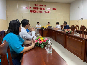 Hội đồng hòa giải tranh chấp đất đai phường Long Khánh tổ chức hòa giải.