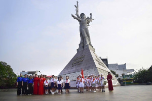 Trường Tiểu học Trần Phú tổ chức chương trình “Hành trình tìm về địa chỉ đỏ”