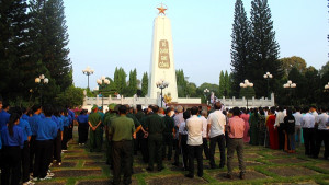 Lễ viếng Nghĩa trang Liệt sĩ Long Khánh kỷ niệm 51 năm Chiến...