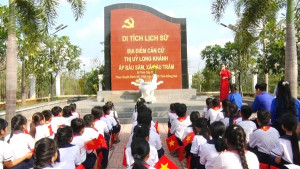 Giáo dục truyền thống cách  mạng cho học sinh trường tiểu học Đinh Bộ Lĩnh