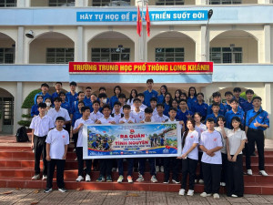 Tuổi trẻ Long Khánh hưởng ứng ngày cao điểm "Tình nguyện...