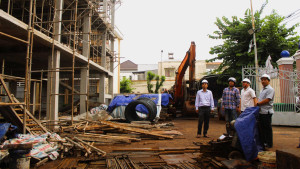 Chủ tịch UBND phường Long Khánh đã trực tiếp khảo sát, kiểm tra một số công trình đang thi công