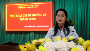Đồng chí Đặng Minh Nguyệt - Ủy viên Ban Thường vụ Thành ủy, Phó Chủ tịch Thường trực HĐND thành phố dự sinh hoạt thường kỳ tại Chi bộ khu phố Xuân Lộc