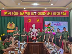 CÔNG AN PHƯỜNG LONG KHÁNH CHÚC MỪNG PHỤ NỮ NHÂN NGÀY 20/10