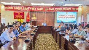 Tập huấn công tác tuyên truyền, vận động nhân dân phòng,...