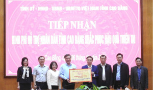 Tỉnh Đồng Nai trao tặng kinh phí hỗ trợ tỉnh Cao Bằng khắc phục hậu quả thiên tai.