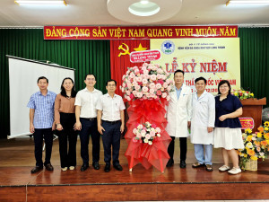 Lãnh đạo Đảng ủy- HĐND- UBND- Ủy ban MTTQ Việt Nam xã Long Thành đã tổ chức đoàn đến thăm, chúc mừng tập thể cán bộ, nhân viên Bệnh viện Đa khoa khu vực Long Thành và Trạm Y tế xã Long Thànhnhân ngày Thầy thuốc Việt Nam 27/02