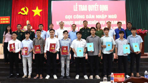 Lễ trao quyết định gọi công dân nhập ngũ và thực hiện nghĩa...