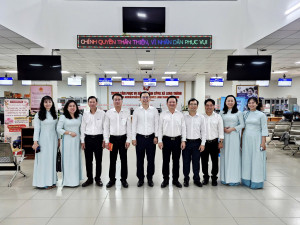 Thuong truc tang qua dau xuan