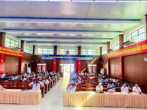 Đảng ủy xã đã tổ chức cho cán bộ, đảng viên tham gia Hội nghị trực tuyến nghiên cứu, học tập, quán triệt và triển khai thực hiện Nghị quyết Hội nghị lần thứ hai Ban Chấp hành Trung ương Đảng khóa XIV