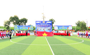 Khai mạc giải bóng đá S7 phường Long Thành tranh Cúp Trung...