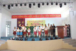 Tổ chức chương trình ra quân thực hiện công tác dân vận và...