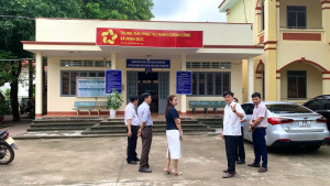 THĂM, ĐỘNG VIÊN, KIỂM TRA HOẠT ĐỘNG TRUNG TÂM HÀNH CHÍNH CÔNG