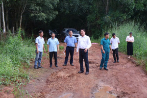 Đoàn khảo sát