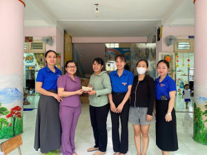 TRƯỜNG MẦM NON MINH TÂM VẬN ĐỘNG HỖ TRỢ ĐỒNG BÀO BỊ BÃO LỤT