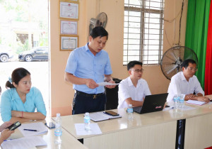 ĐẢNG ỦY XÃ MINH ĐỨC THĂM VÀ LÀM VIỆC VỚI CHI BỘ, BAN ĐIỀU HÀNH ẤP CHÀ LON