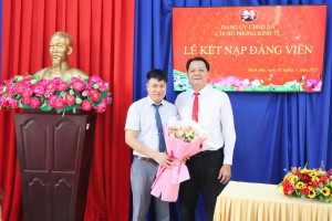 LỄ KẾT NẠP ĐẢNG VIÊN MỚI