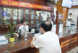 TIẾP TỤC SẮP XẾP, TINH GỌN TỔ CHỨC BỘ MÁY Ở TRUNG ƯƠNG VÀ ĐỊA PHƯƠNG