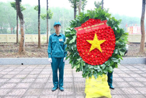 THANH NIÊN ƯU TÚ XÃ MINH ĐỨC DÂNG HƯƠNG TRI ÂN CÁC ANH HÙNG LIỆT SỸ TRƯỚC NGÀY LÊN ĐƯỜNG NHẬP NGŨ
