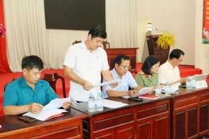 ỦY BAN BẦU CỬ XÃ MINH ĐỨC HỌP TRIỂN KHAI CÁC VĂN BẢN DỰ THẢO PHỤC VỤ CÔNG TÁC BẦU CỬ