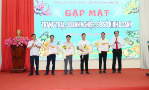 MINH ĐỨC TỔ CHỨC HỌP MẶT DOANH NGHIỆP, TIẾP NHẬN 860,5 TRIỆU ĐỒNG ỦNG HỘ AN SINH XÃ HỘI