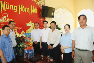 GIÁO XỨ MINH ĐỨC ĐẾN THĂM, CHÚC TẾT ĐẢNG ỦY – HĐND – UBND – UBMTTQVN  XÃ MINH ĐỨC