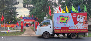 TRUNG TÂM VĂN HÓA – ĐIỆN ẢNH ĐỒNG NAI TUYÊN TRUYỀN LƯU ĐỘNG VỀ BẦU CỬ TẠI XÃ MINH ĐỨC