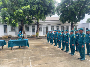 BAN CHQS XÃ MINH ĐỨC, THÀNH PHỐ ĐỒNG NAI TỔ CHỨC HUẤN LUYỆN KHÁM SÚNG, THÁO LẮP SÚNG, BẢO QUẢN, LAU CHÙI VŨ KHÍ TRANG BỊ CHO LỰC LƯỢNG DÂN QUÂN THƯỜNG TRỰC XÃ 🌹🌹🌹🌹