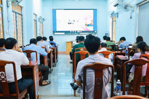 XÃ MINH ĐỨC THAM DỰ HỘI NGHỊ SƠ KẾT 01 NĂM VẬN HÀNH MÔ HÌNH TỔ CHỨC TỔNG THỂ CỦA HỆ THỐNG CHÍNH TRỊ VÀ MÔ HÌNH CHÍNH QUYỀN ĐỊA PHƯƠNG 02 CẤP.