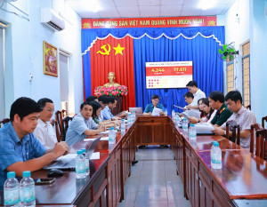 BAN CHỈ ĐẠO XÃ MINH ĐỨC HỌP CHO Ý KIẾN DỰ THẢO ĐỀ ÁN SẮP XẾP CÁC ẤP, SÓC TRÊN ĐỊA BÀN XÃ.