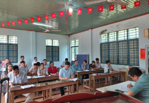 ĐỒNG CHÍ LÊ VIẾT VẺ - ỦY VIÊN BAN THƯỜNG VỤ, CHỦ NHIỆM ỦY BNA KIỂM TRA ĐẢNG ỦY XÃ DỰ SINH HOẠT THƯỜNG KỲ TẠI CHI BỘ ẤP 1