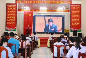 XÃ MINH ĐỨC THAM DỰ HỘI NGHỊ NGHIÊN CỨU, HỌC TẬP, QUÁN TRIỆT VÀ TRIỂN KHAI THỰC HIỆN NGHỊ QUYẾT SỐ 10-NQ/TW CỦA BỘ CHÍNH TRỊ