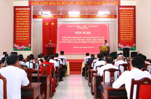 XÃ MINH ĐỨC CÔNG BỐ CÁC NGHỊ QUYẾT, QUYẾT ĐỊNH VỀ KIỆN TOÀN TỔ CHỨC ĐẢNG VÀ HỆ THỐNG CHÍNH TRỊ Ở CƠ SỞ.