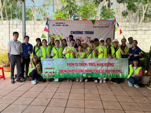 TRAO TẶNG QUÁ TẾT - LAN TOẢ YÊU THƯƠNG