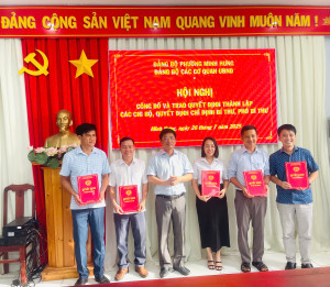 Hội nghị công bố, trao quyết định thành lập các Chi bộ trực thuộc Đảng bộ các cơ quan UBND phường Minh Hưng