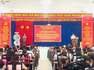 Phường Minh Hưng tổ chức khai mạc lớp bồi dưỡng, tập huấn chính trị hè năm 2025