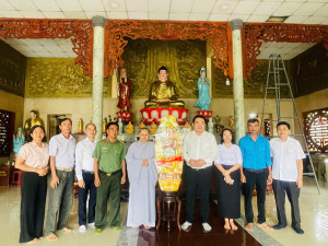 Lãnh đạo phường Minh Hưng thăm, chúc mừng Đại lễ Vu Lan tại các Chùa trên địa bàn